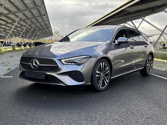 Mercedes-Benz CLA-KLASSE Shooting Brake 180 Star Edition Luxury Line | Panoramadak | Sfeerverlichting | Parkeercamera | Stoelverwarming | LED |