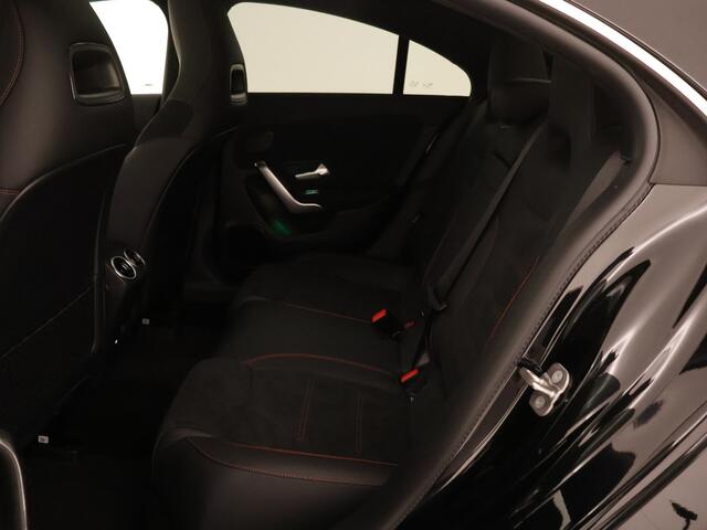 Mercedes-Benz CLA-KLASSE 180 Star Edition AMG Line Plus | Parkeerpakket met 360°-camera | KEYLESS GO-comfortpakket | Dodehoekassistent | Antidiefstalpakket GUARD 360° Plus | Draadloos oplaadsysteem voor Smartphone |