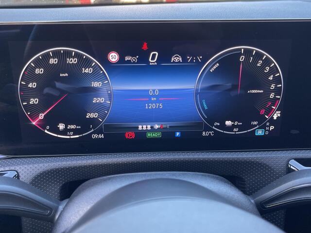 Mercedes-Benz CLA-KLASSE Shooting Brake 250 e AMG Line 19"/Panoramadak/Matrix LED/Stoel + stuurverwarming + memory/Apple Carplay & Android Auto/Adaptieve cruise/Dodehoek