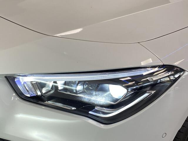 Mercedes-Benz CLA-KLASSE 180 Business Solution AMG Panoramadak Sfeerverlichting 18LMV Cruise control DAB+