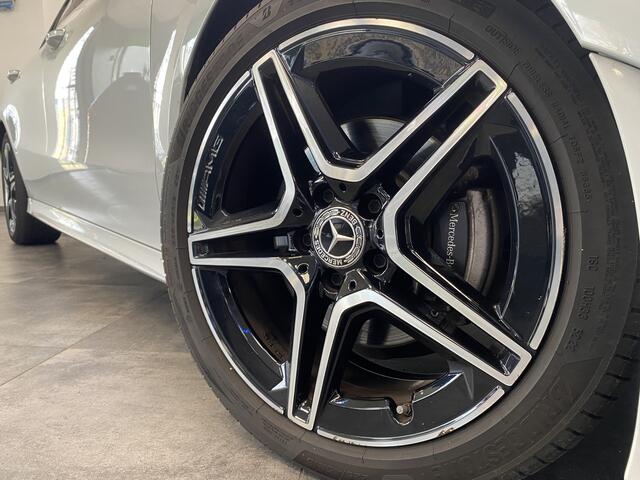 Mercedes-Benz CLA-KLASSE 180 Business Solution AMG Panoramadak Sfeerverlichting 18LMV Cruise control DAB+