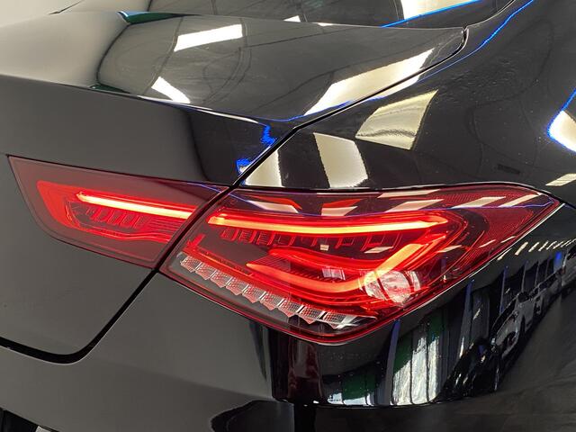 Mercedes-Benz CLA-KLASSE 250 e Business Solution AMG Limited 218PK VCP Panoramadak Navigatie Sfeerverlichting Cruise Control Stand kachel DAB+