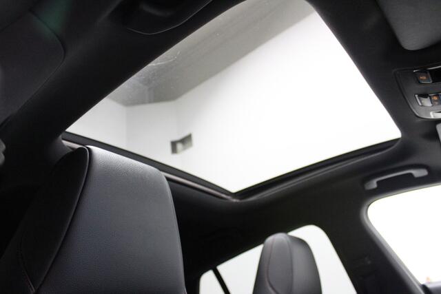 Mercedes-Benz CLA-KLASSE Shooting Brake 180 AMG/*Pano dak*/Camera/Leder