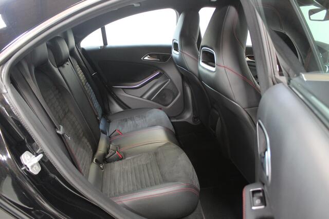 Mercedes-Benz CLA-KLASSE 180 OrangeArt Edition AMG | Clima | Cruise | Pdc