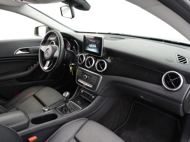 Mercedes-Benz CLA-KLASSE Shooting Brake 180K AMG 18"Lmv Sportstoelen Navi High-performance-LED PDC-a+v Cruise Night Pakket Urban Pakket Control Ambition Parkeerpilot Communicat-mod umts Led Pdc Bluetooth Camtronic Privacy Glas Garmin® MAP PILOT Actieve motorkap Remassistent Camtr
