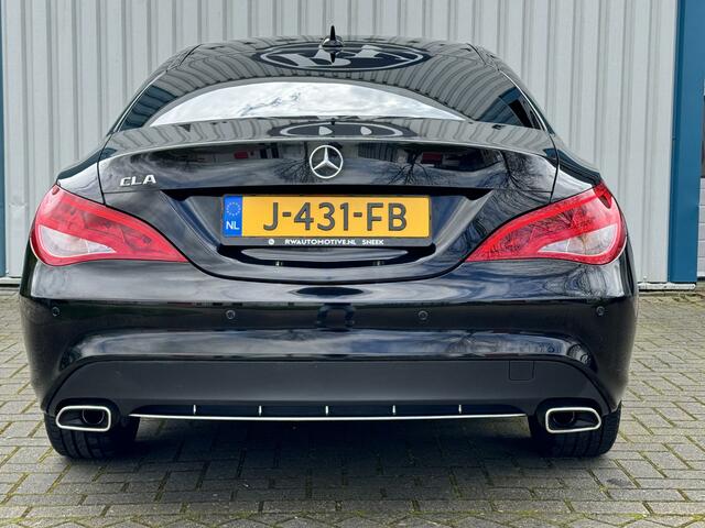 Mercedes-Benz CLA-KLASSE 180 d AMG pakket / vol leder / Sport stoelen / Top onderhouden / Navi / Camera / 18'' Hill hold