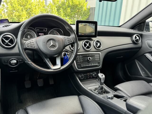 Mercedes-Benz CLA-KLASSE 180 d AMG pakket / vol leder / Sport stoelen / Top onderhouden / Navi / Camera / 18'' Hill hold
