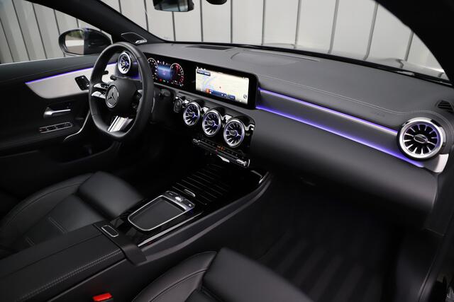 Mercedes-Benz CLA-KLASSE Shooting Brake 250e AMG | Aut8 | 218PK | Head-up | Keyles-go | Leder | Burmester | Memory | ACC | Panoramadak | Sfeerverlichting | 2024.