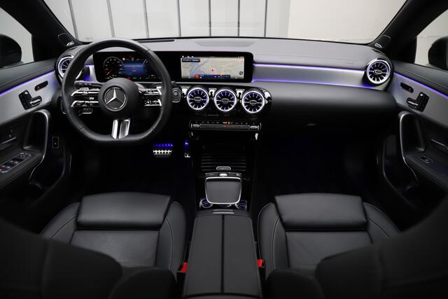 Mercedes-Benz CLA-KLASSE Shooting Brake 250e AMG | Aut8 | 218PK | Head-up | Keyles-go | Leder | Burmester | Memory | ACC | Panoramadak | Sfeerverlichting | 2024.