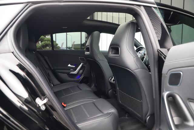Mercedes-Benz CLA-KLASSE Shooting Brake 250e AMG | Aut8 | 218PK | Head-up | Keyles-go | Leder | Burmester | Memory | ACC | Panoramadak | Sfeerverlichting | 2024.