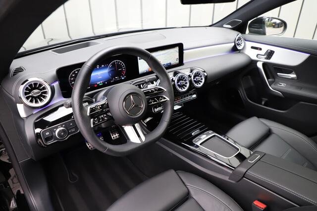 Mercedes-Benz CLA-KLASSE Shooting Brake 250e AMG | Aut8 | 218PK | Head-up | Keyles-go | Leder | Burmester | Memory | ACC | Panoramadak | Sfeerverlichting | 2024.