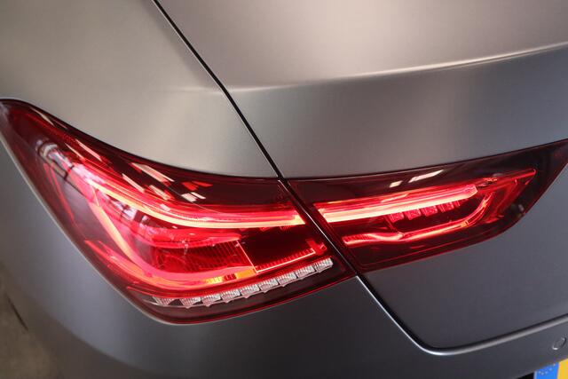Mercedes-Benz CLA-KLASSE 180 Business Solution Luxery Sfeer verlichting Panoramadak, Ambi light, Navigatie, 18LMV, Matte kleur 2 jaar garantie mogelijk* (vraag naar de voorwaarden)
