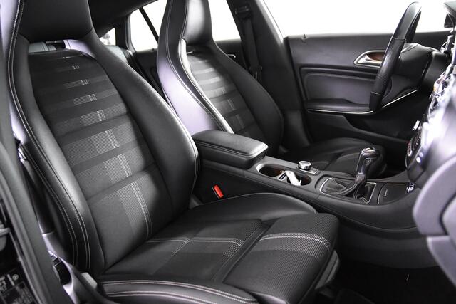 Mercedes-Benz CLA-KLASSE 180 SB Urban*1ste Eigenaar*Ambient verlichting*Stoelverwarming*Parkassist