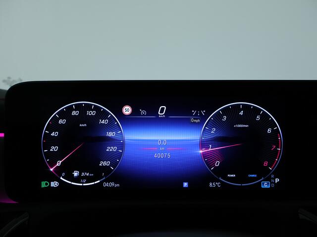 Mercedes-Benz CLA-KLASSE Shooting Brake 180 AMG Line | Achteruitrijcamera | Sfeerverlichting | Apple Carplay | Multispaaks Velgen | Inclusief 24 maanden MB Certified garantie voor Europa.