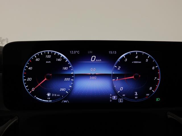 Mercedes-Benz CLA-KLASSE Shooting Brake 200 AMG Line | Trekhaak | Nightpakket | Premium pakket | KEYLESS GO-comfortpakket | Parkeerpakket met achteruitrijcamera | Antidiefstalpakket GUARD 360° Plus |