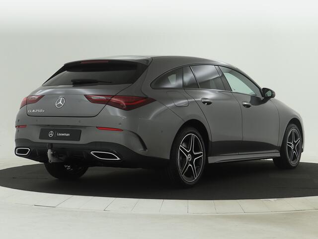 Mercedes-Benz CLA-KLASSE Shooting Brake 250 e Star Edition AMG Line | Trekhaak | Nightpakket | Sfeerverlichting | KEYLESS GO-comfortpakket | Dodehoekassistent | USB pakket plus | Parkeerpakket met achteruitrijcamera |