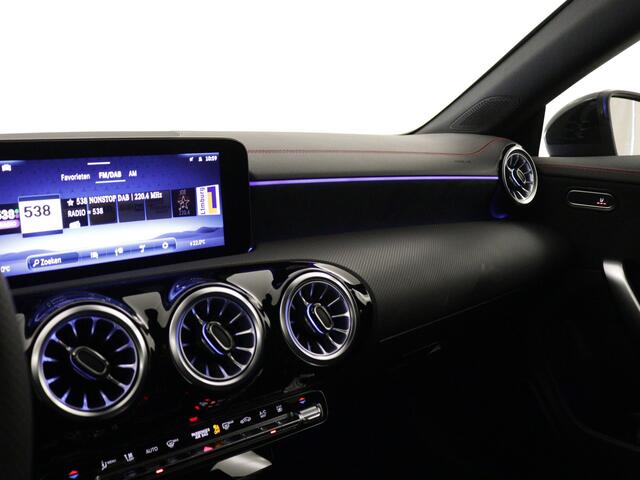 Mercedes-Benz CLA-KLASSE Shooting Brake 250 e Star Edition AMG Line | Trekhaak | Nightpakket | Sfeerverlichting | KEYLESS GO-comfortpakket | Dodehoekassistent | USB pakket plus | Parkeerpakket met achteruitrijcamera |