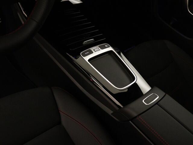Mercedes-Benz CLA-KLASSE Shooting Brake 250 e Star Edition AMG Line | Trekhaak | Nightpakket | Sfeerverlichting | KEYLESS GO-comfortpakket | Dodehoekassistent | USB pakket plus | Parkeerpakket met achteruitrijcamera |