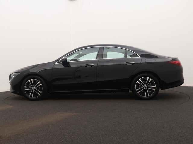 Mercedes-Benz CLA-KLASSE 180 Star Edition | Dodehoekassistent | KEYLESS GO | Parkeerpakket met achteruitrijcamera | Spiegelpakket | USB pakket plus | High-performance led-koplampen | Zitcomfortpakket |