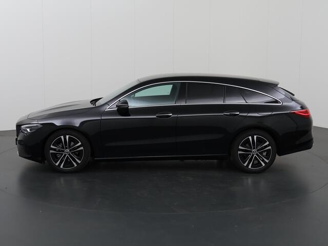 Mercedes-Benz CLA-KLASSE 180 Shooting Brake Star Edition Luxury Line | Privacy glas | 18-Inch | Media display | Keyless-Go | Easy-Pack | LED