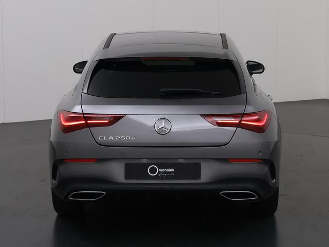 Mercedes-Benz CLA-KLASSE 250 e Shooting Brake Star Edition AMG Line | Panoramaschuifdak | MULTIBEAM LED | Nightpakket | Sfeerverlichting | Multispaak Velgen