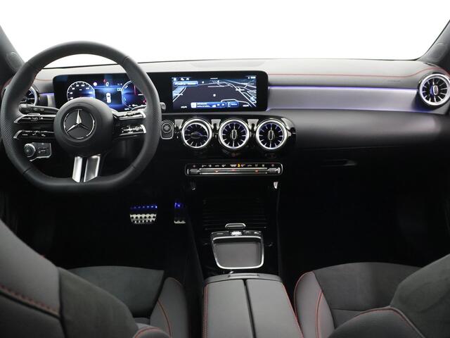 Mercedes-Benz CLA-KLASSE 250 e Shooting Brake Star Edition AMG Line | Panoramaschuifdak | MULTIBEAM LED | Nightpakket | Sfeerverlichting | Multispaak Velgen