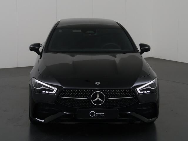 Mercedes-Benz CLA-KLASSE 180 Star Edition AMG Line | Panoramaschuifdak | Sfeerverlichting | Keyless go | Stoelverwarming