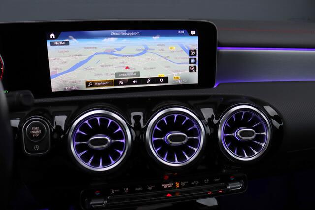 Mercedes-Benz CLA-KLASSE 180 AMG Line Aut7 | Panoramadak | Memory | Sfeerverlichting | Camera | Advanced Sound System | Keyless Go | Zitcomfortpakket | Cruise Control | Multibeam LED |