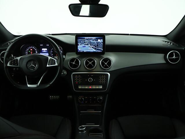 Mercedes-Benz CLA-KLASSE 180 Business Solution AMG | Panoramadak | Camera | Stoelverwarming |