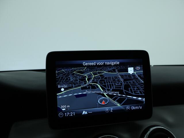 Mercedes-Benz CLA-KLASSE 180 Business Solution AMG | Panoramadak | Camera | Stoelverwarming |