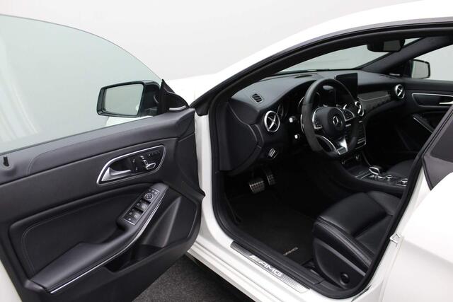 Mercedes-Benz CLA-KLASSE Shooting Brake AMG A 45 4MATIC 2018 | Navigatie | Carplay | Harman Kardon | Schuif/Kantel Dak | Achteruitrij Camera| Parkeersensoren | Stoelverwarming | Stuurwiel Bediening | 2 Sleutels | Boekjes