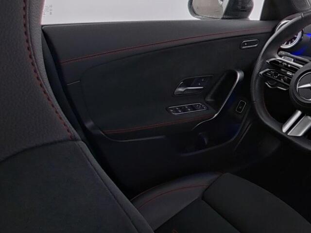 Mercedes-Benz CLA-KLASSE 250 e AMG Line FACELIFT 18"/Panoramadak/Matrix LED/360 camera/Dodehoek/Stoel + stuurverwarming/Apple Carplay & Android Auto