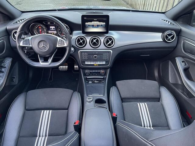 Mercedes-Benz CLA-KLASSE Shooting Brake 200 Prestige 18"/Panoramadak/Stoelverwarming/COMAND Online/Camera/PDC v+a/Elektrische achterklep