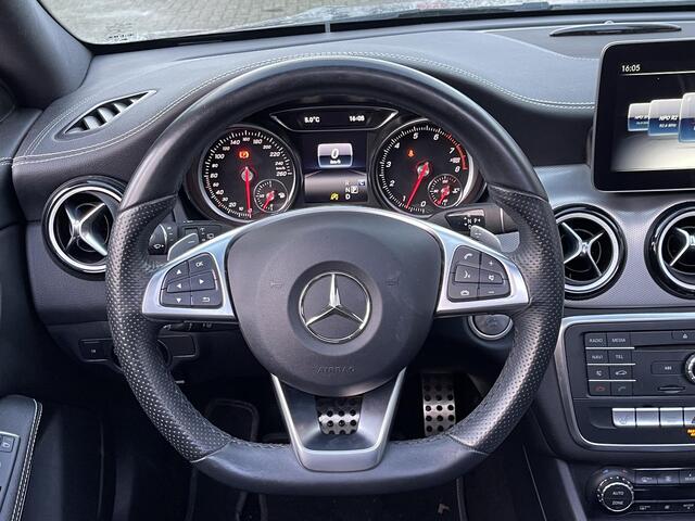 Mercedes-Benz CLA-KLASSE Shooting Brake 200 Prestige 18"/Panoramadak/Stoelverwarming/COMAND Online/Camera/PDC v+a/Elektrische achterklep