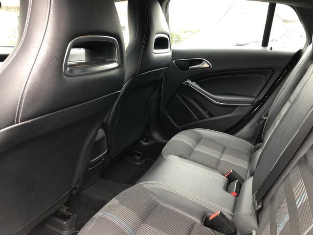 Mercedes-Benz CLA-KLASSE Shooting Brake 180 d Automaat Navi/Leer/Sp.stoelen/Cruise/Climate