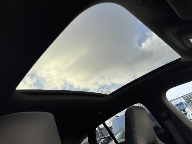 Mercedes-Benz CLA-KLASSE Shooting Brake 200 AMG Line | Panoramadak | Head-Up |