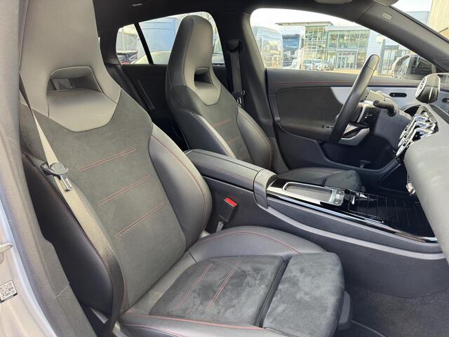 Mercedes-Benz CLA-KLASSE Shooting Brake 200 AMG Line | Panoramadak | Head-Up |