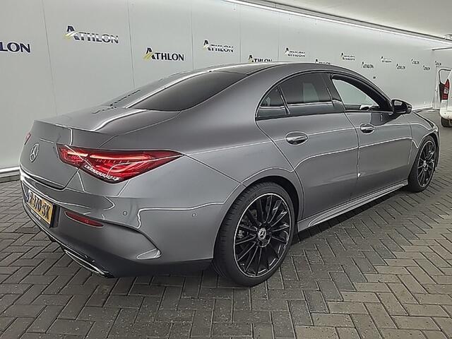 Mercedes-Benz CLA-KLASSE 180 AMG Line Schuifdak Widescreen