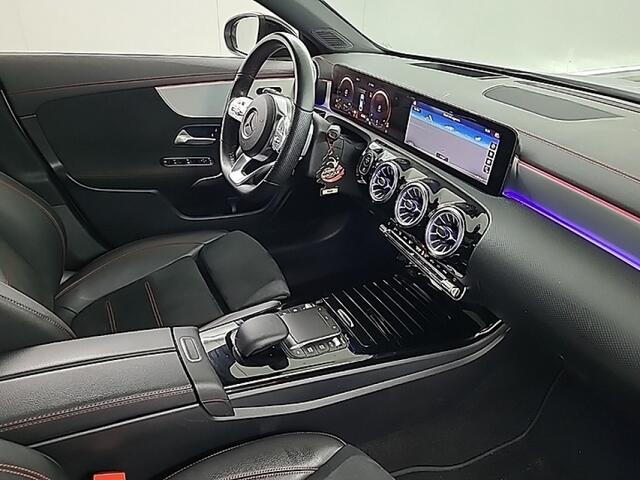 Mercedes-Benz CLA-KLASSE 180 AMG Line Schuifdak Widescreen
