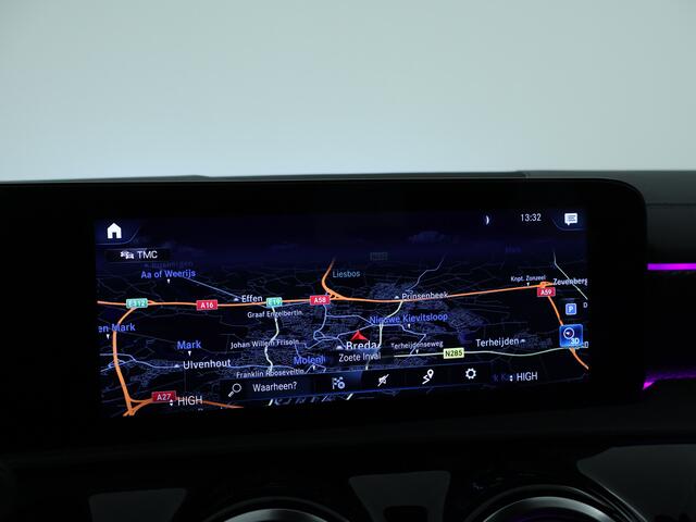 Mercedes-Benz CLA-KLASSE 180 Luxury Line | Keyless Go | Parkeerpakket met Camera | Stoelverwarming | Augmented Reality | Sfeerverlichting | Apple CarPlay | Inclusief 24 maanden MB Certified garantie voor Europa.