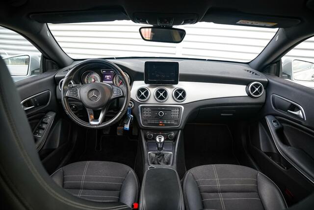 Mercedes-Benz CLA-KLASSE Shooting Brake 200 d Xenon PDC Airco Radio/CD 17''LM