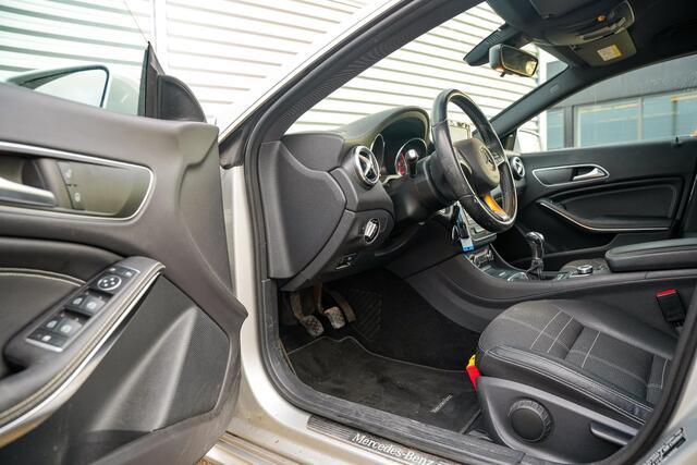 Mercedes-Benz CLA-KLASSE Shooting Brake 200 d Xenon PDC Airco Radio/CD 17''LM