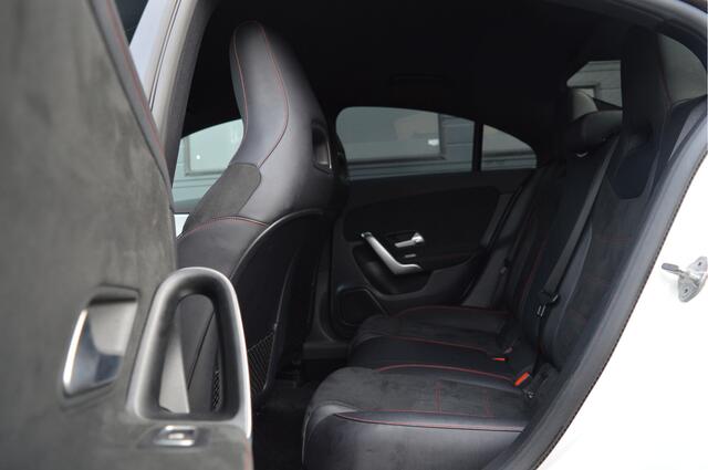 Mercedes-Benz CLA-KLASSE 180 Business Solution AMG | ORG. NL | CAMERA |