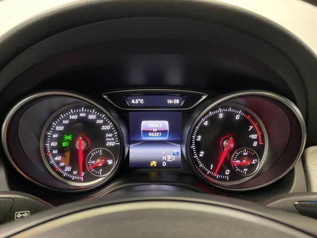 Mercedes-Benz CLA-KLASSE 200 Cruise Navi Achteruitrijcamera Pano Automaat 157PK!