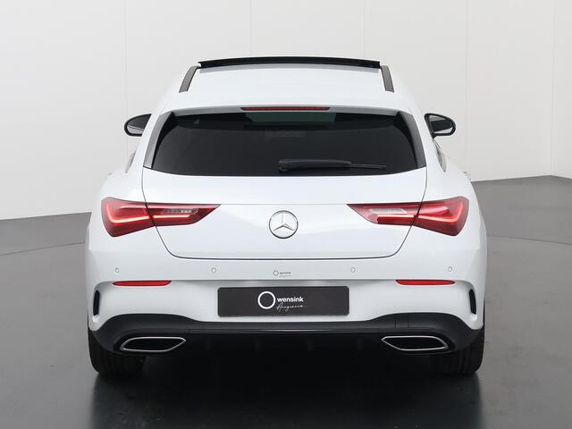 Mercedes-Benz CLA-KLASSE 180 Shooting Brake 180 AMG Line | Panorama dak | Night Pakket | 19 inch | Digitaalwit | Sfeerverlichting