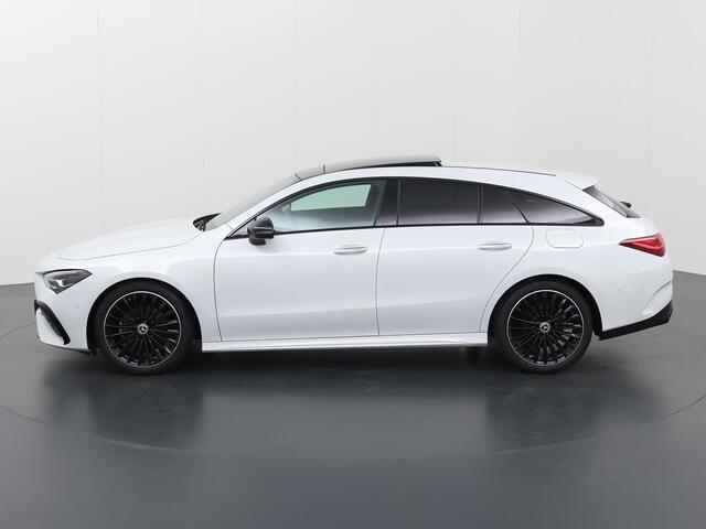 Mercedes-Benz CLA-KLASSE 180 Shooting Brake 180 AMG Line | Panorama dak | Night Pakket | 19 inch | Digitaalwit | Sfeerverlichting