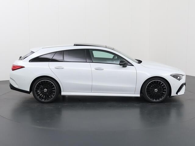 Mercedes-Benz CLA-KLASSE 180 Shooting Brake 180 AMG Line | Panorama dak | Night Pakket | 19 inch | Digitaalwit | Sfeerverlichting