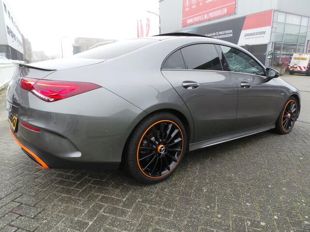 Mercedes-Benz CLA-KLASSE 220 4MATIC Orange Art Edition Pano,Burmester,Stoelverw,Sfeer,Enz