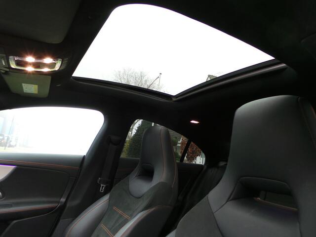 Mercedes-Benz CLA-KLASSE 220 4MATIC Orange Art Edition Pano,Burmester,Stoelverw,Sfeer,Enz