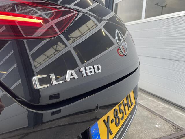 Mercedes-Benz CLA-KLASSE 180 Shooting Brake | AMG | Keyless | Sfeerverlichting